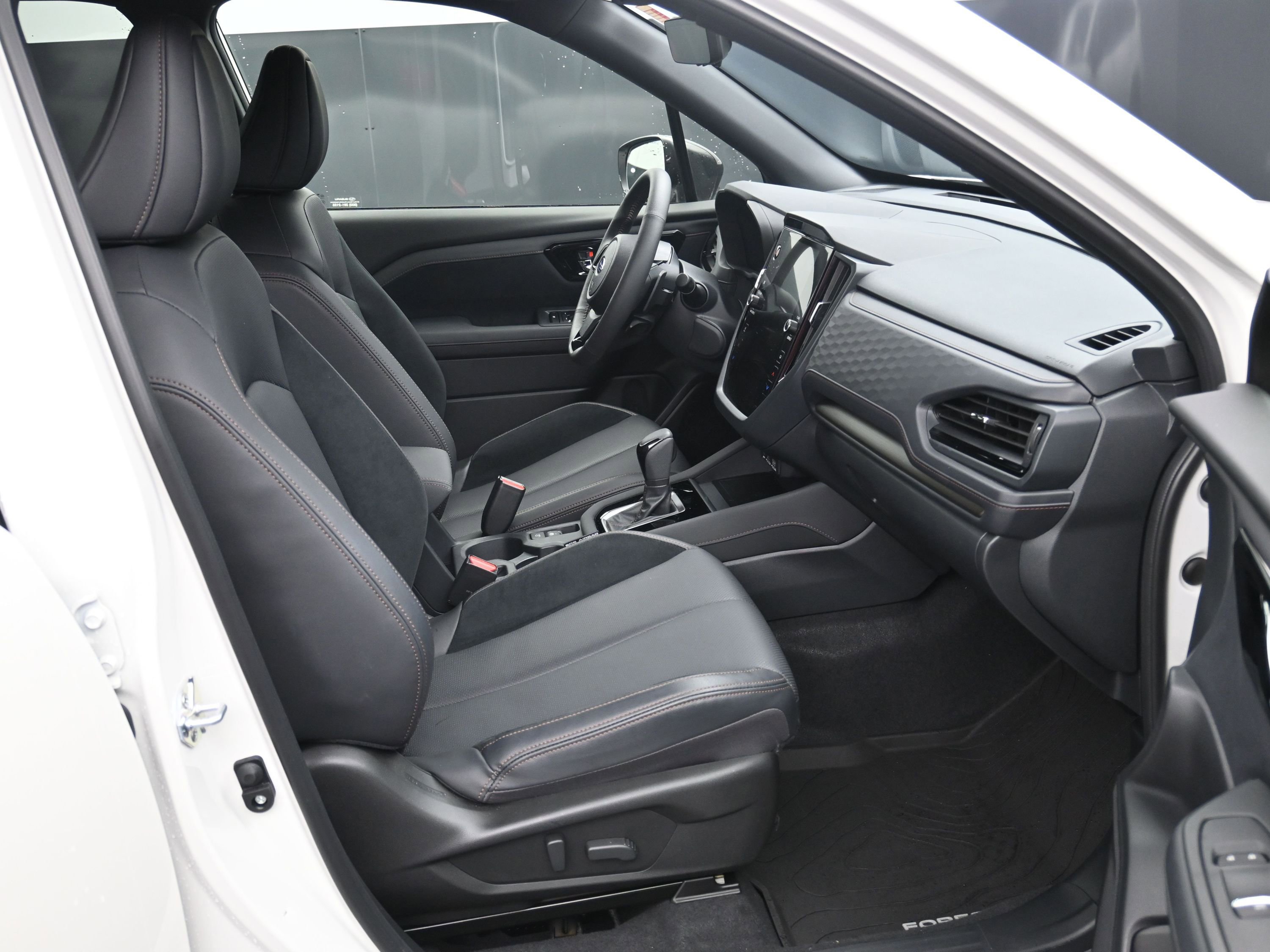 Used 2025 Subaru Forester Touring w/ Touring Package AWD/4WD image 11