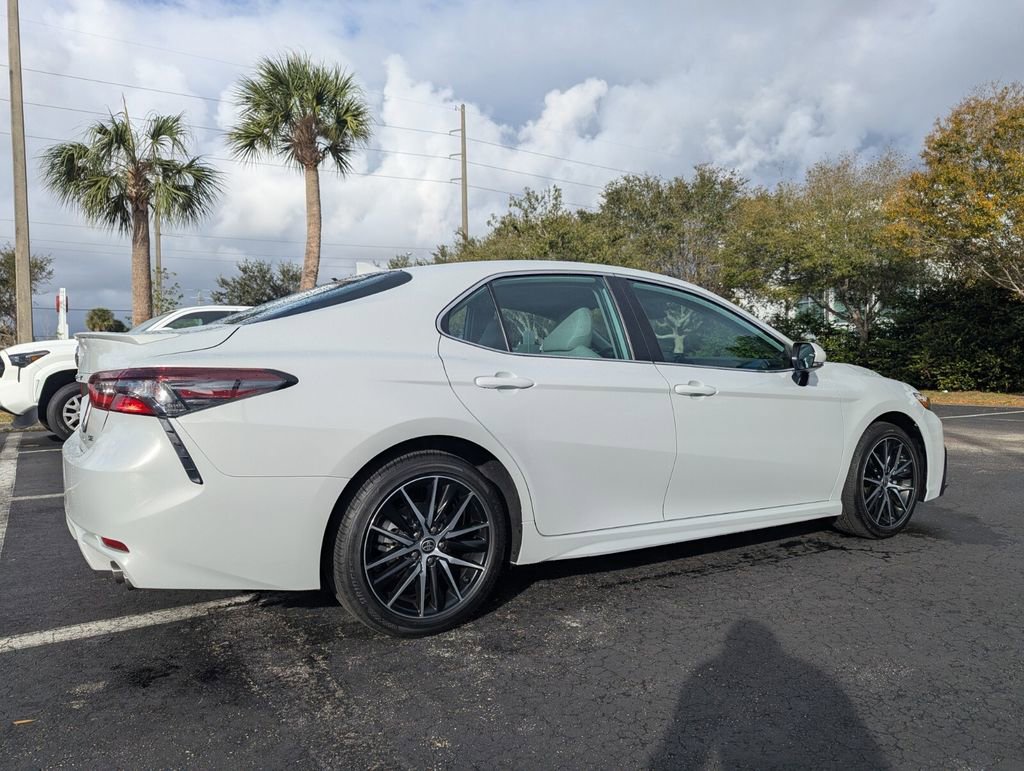 Certified 2024 Toyota Camry SE w/ Convenience Package image 11