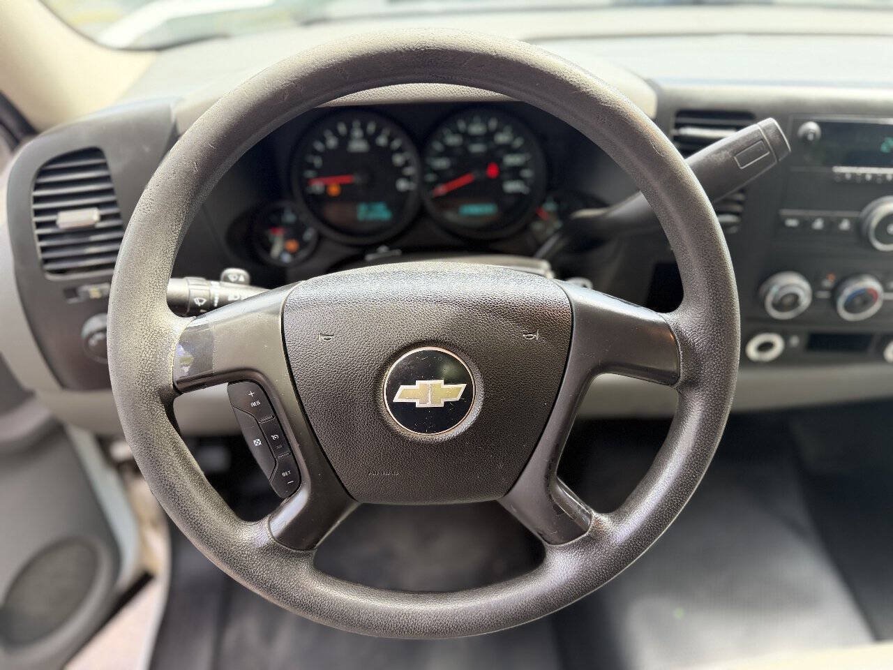 Used 2010 Chevrolet Silverado 1500 W/T RWD image 11