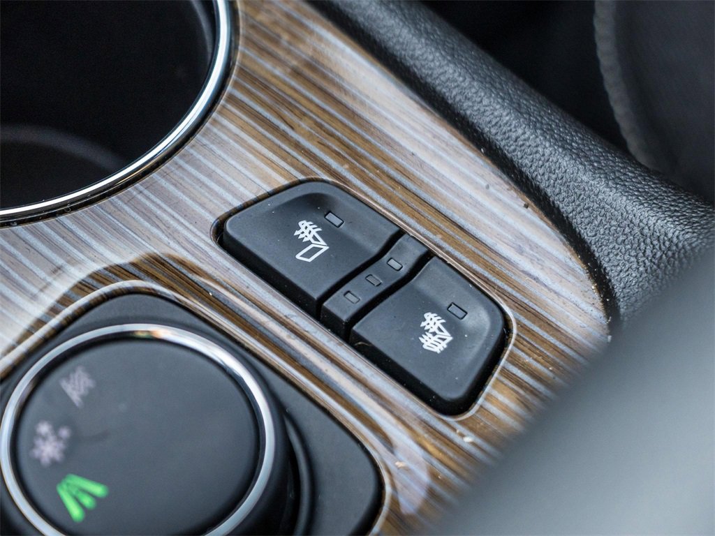 Used 2023 GMC Acadia SLE w/ Driver Convenience Package image 29