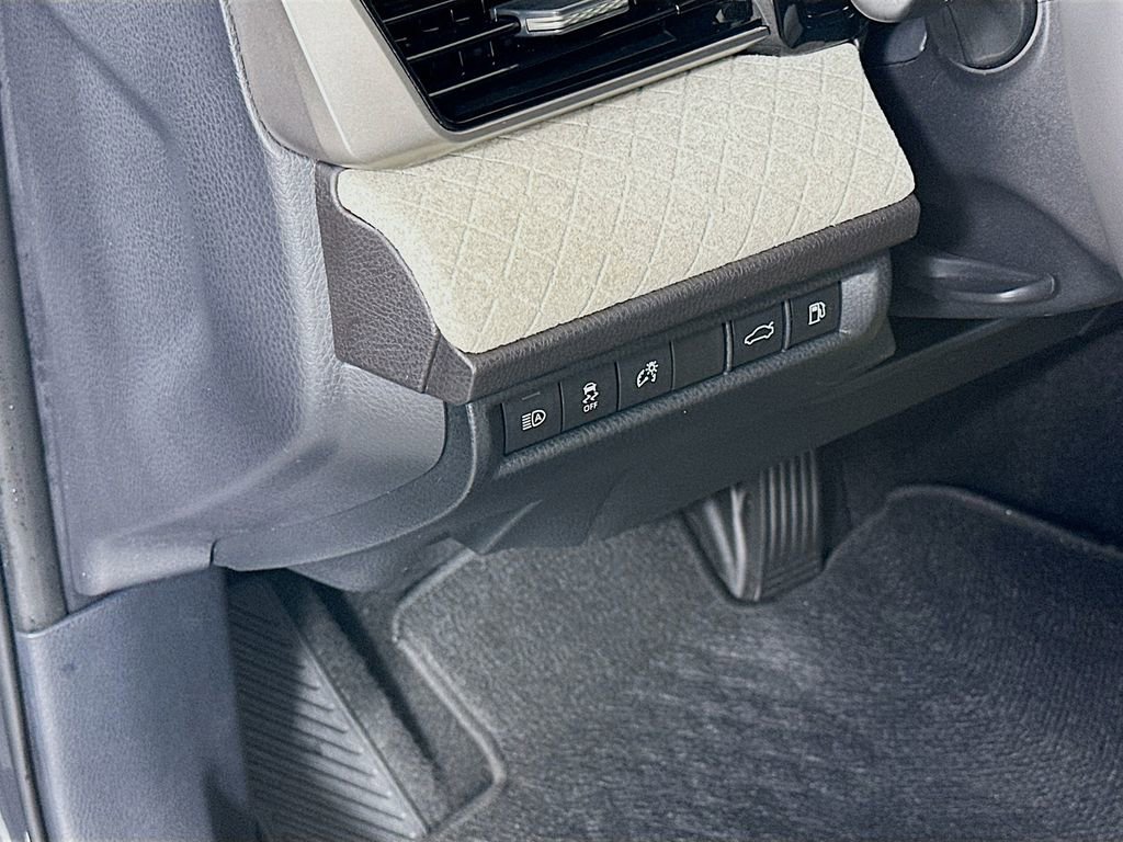 Certified 2025 Toyota Camry XLE FWD image 10