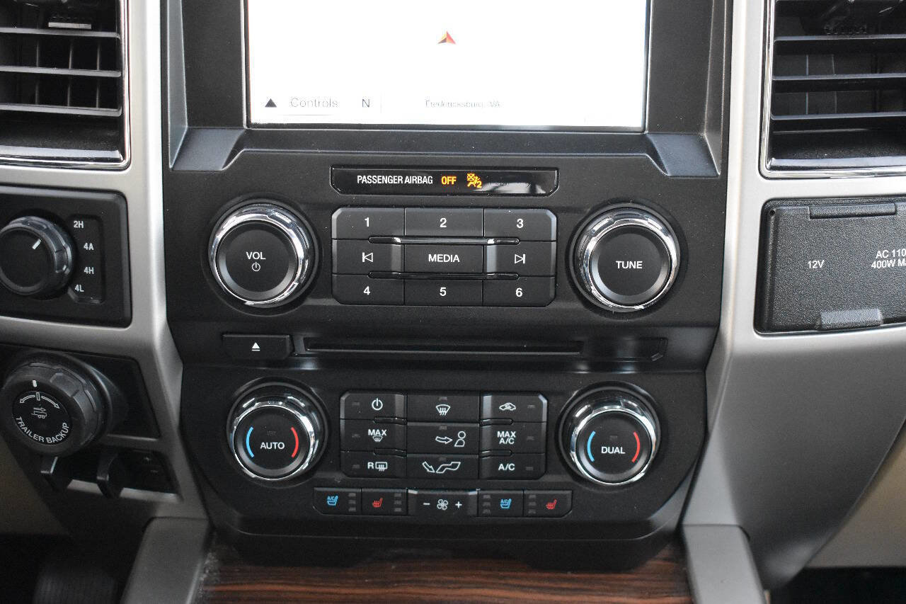 Used 2017 Ford F150 Lariat w/ Equipment Group 501A Mid image 27