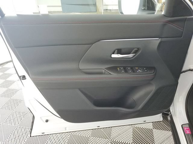 New 2026 Nissan Kicks SR w/ Illumination Package FWD image 28