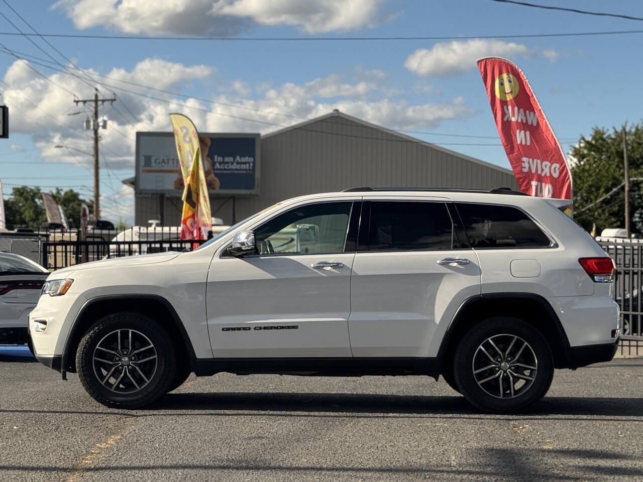 Used 2018 Jeep Grand Cherokee Limited AWD/4WD image 16
