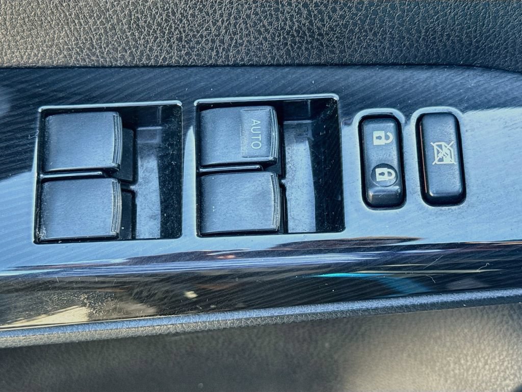 Used 2016 Toyota RAV4 SE FWD image 19
