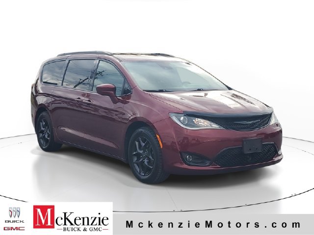 Used 2019 Chrysler Pacifica Touring-L Plus w/ Advanced Safetytec Group FWD image 1