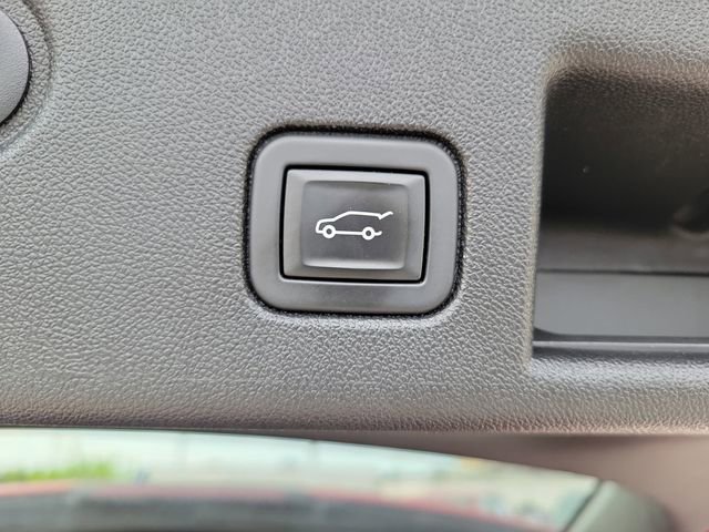 Used 2022 Chevrolet Equinox RS w/ LPO, Floor Liner Package FWD image 30