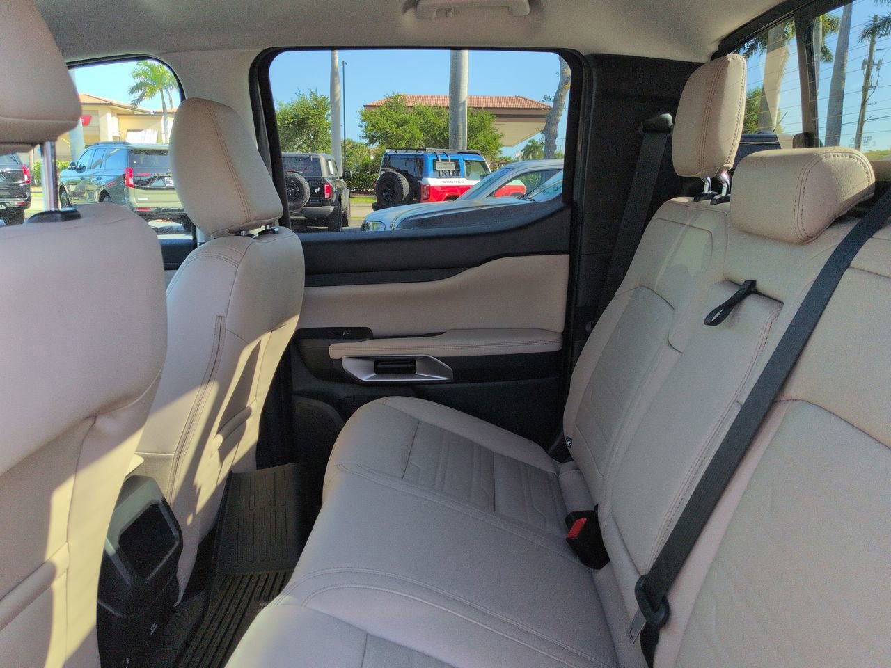 Used 2025 Ford Ranger Lariat w/ Chrome Accent Package AWD/4WD image 14