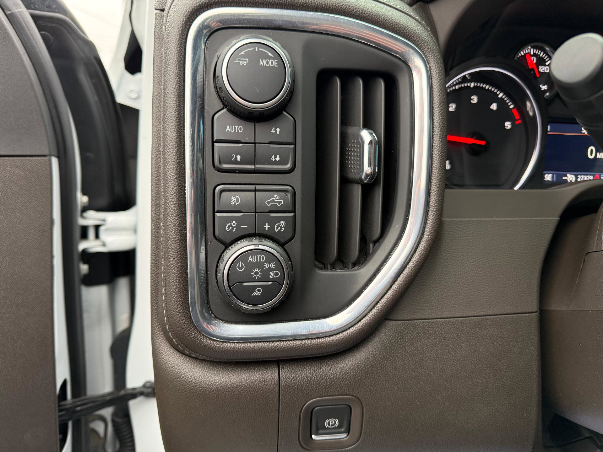 Used 2023 Chevrolet Silverado 2500 LTZ w/ LTZ Convenience Package image 23