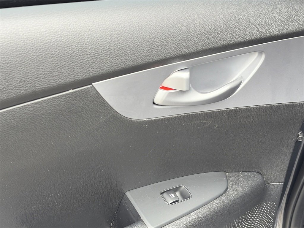 Used 2023 Kia Forte LXS w/ LXS Technology Package image 19