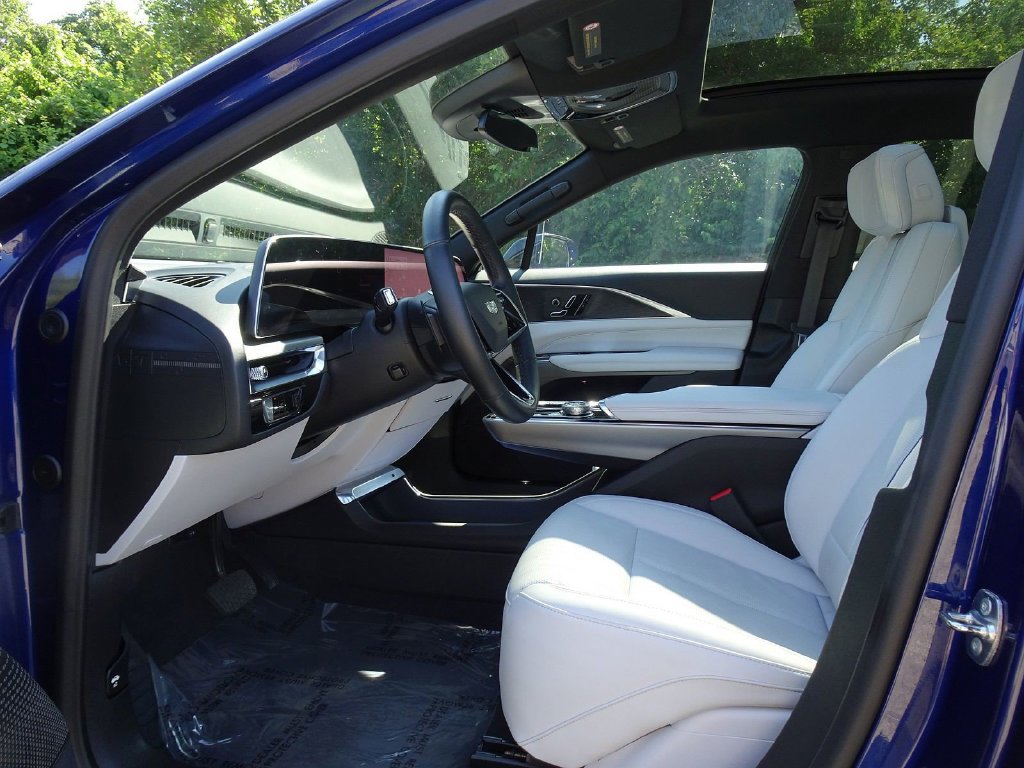 Certified 2024 Cadillac Lyriq Luxury w/ LPO, Floor Liner Package AWD/4WD image 7
