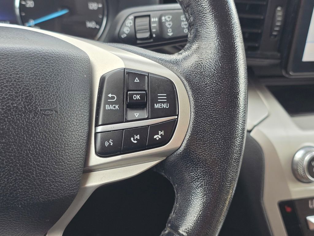 Used 2021 Ford Explorer XLT image 34