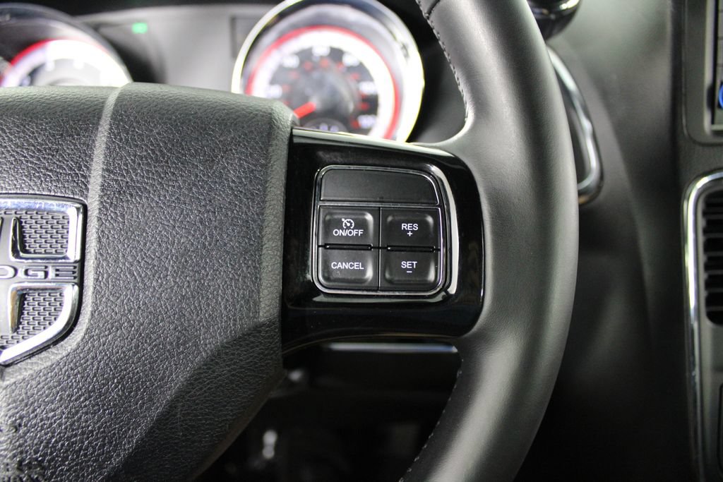 Used 2020 Dodge Grand Caravan SE FWD image 25