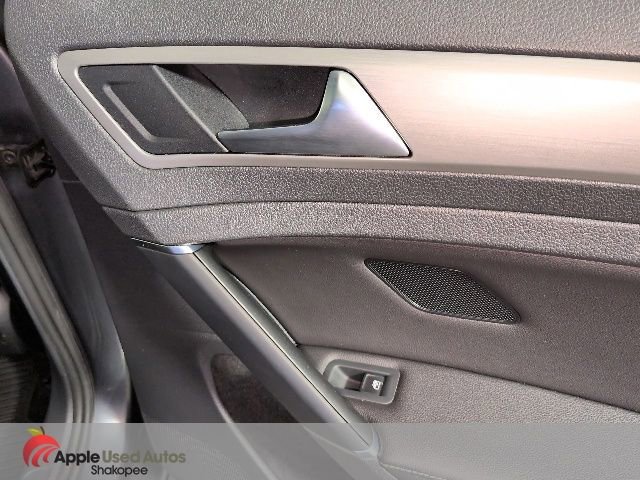 Used 2017 Volkswagen Golf SE FWD image 32