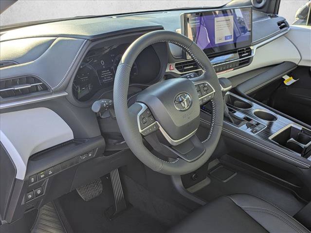 New 2026 Toyota Sienna XSE FWD image 3