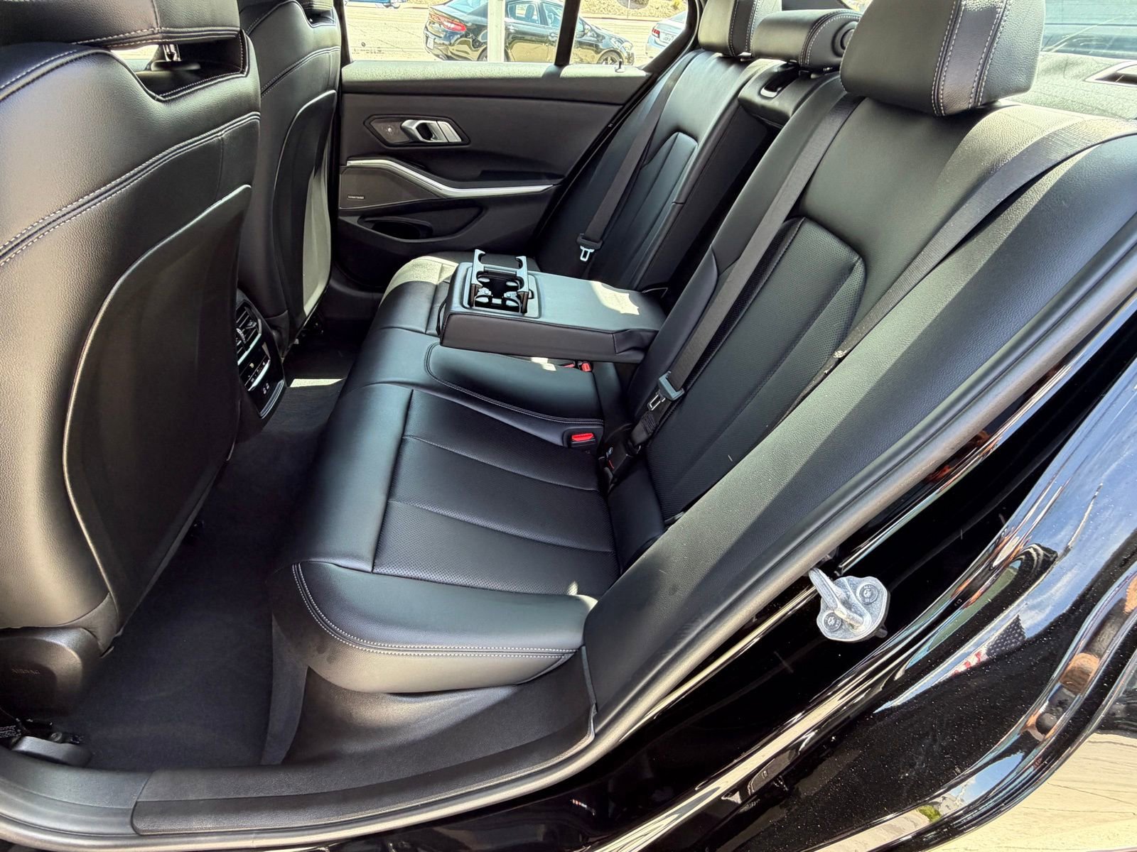 Used 2025 BMW 330i Sedan w/ Premium Package RWD image 36