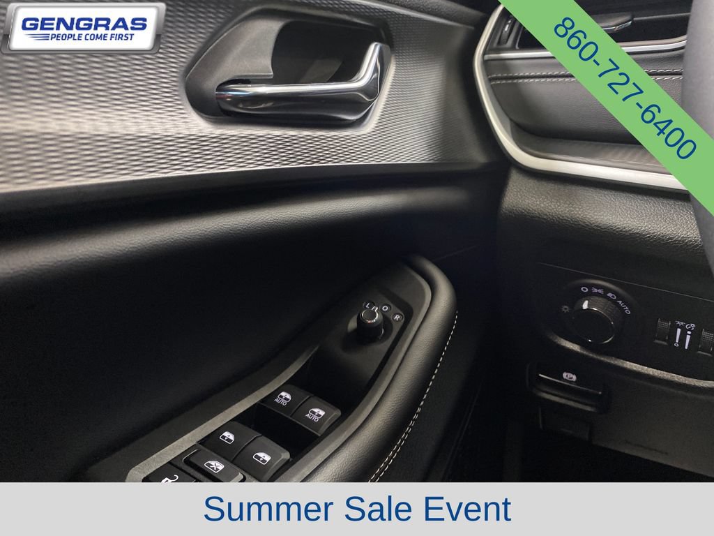 Used 2024 Jeep Grand Cherokee Altitude AWD/4WD image 24