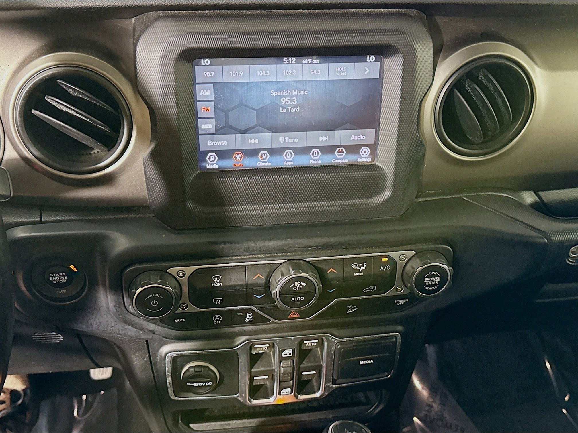 Used 2018 Jeep Wrangler Unlimited Sport S image 18