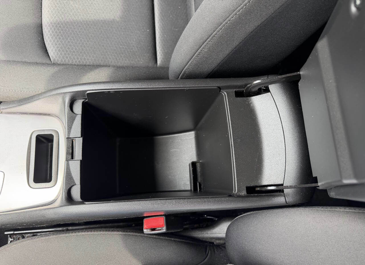 Used 2018 Chevrolet Malibu LT image 16