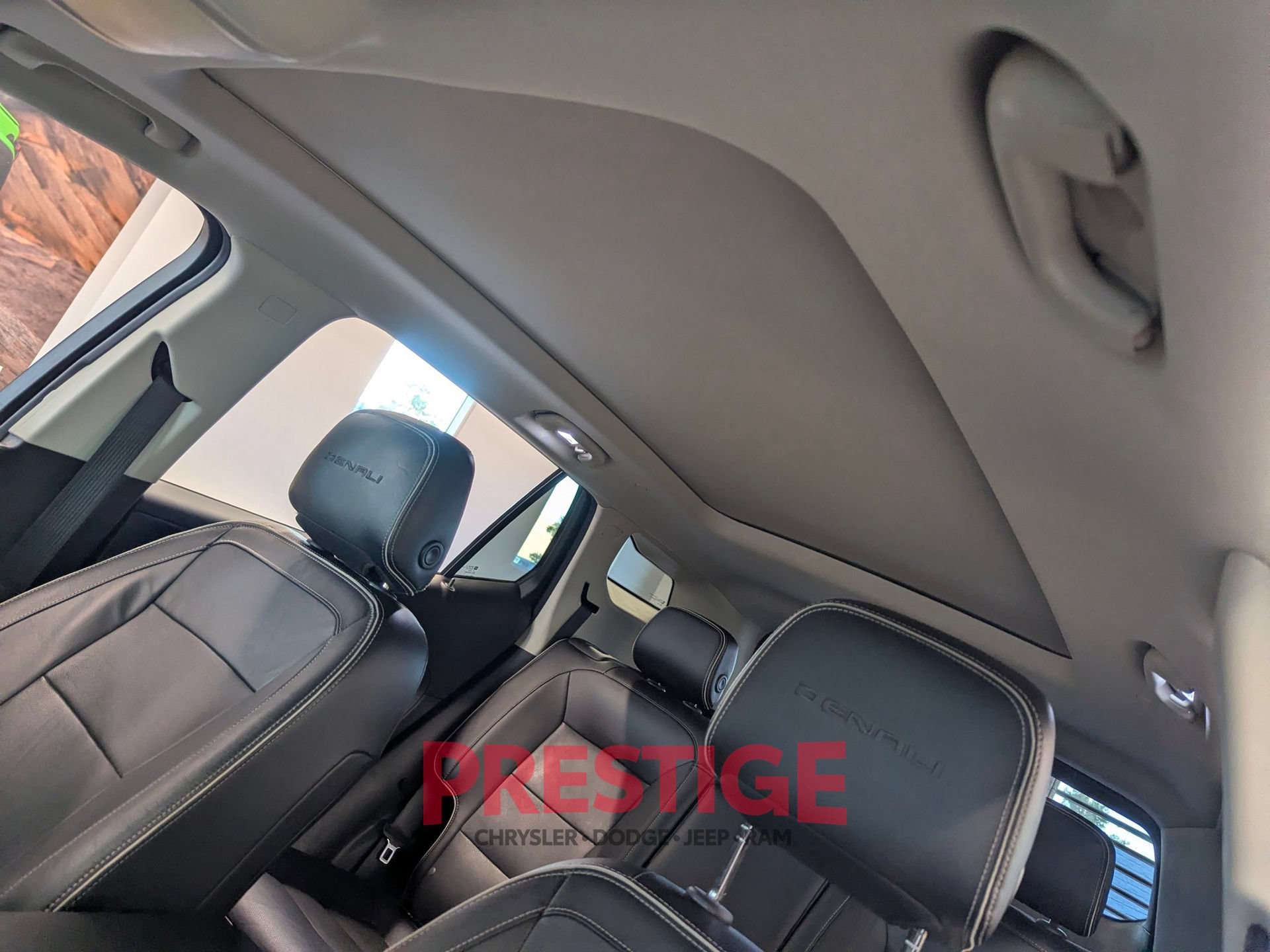 Used 2020 GMC Terrain Denali w/ Denali Premium Package FWD image 28