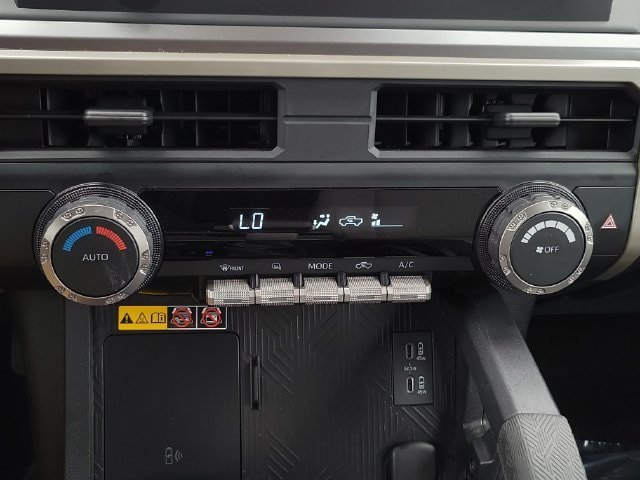 Used 2024 Toyota Tacoma SR5 w/ SR5 Upgrade Package RWD image 29