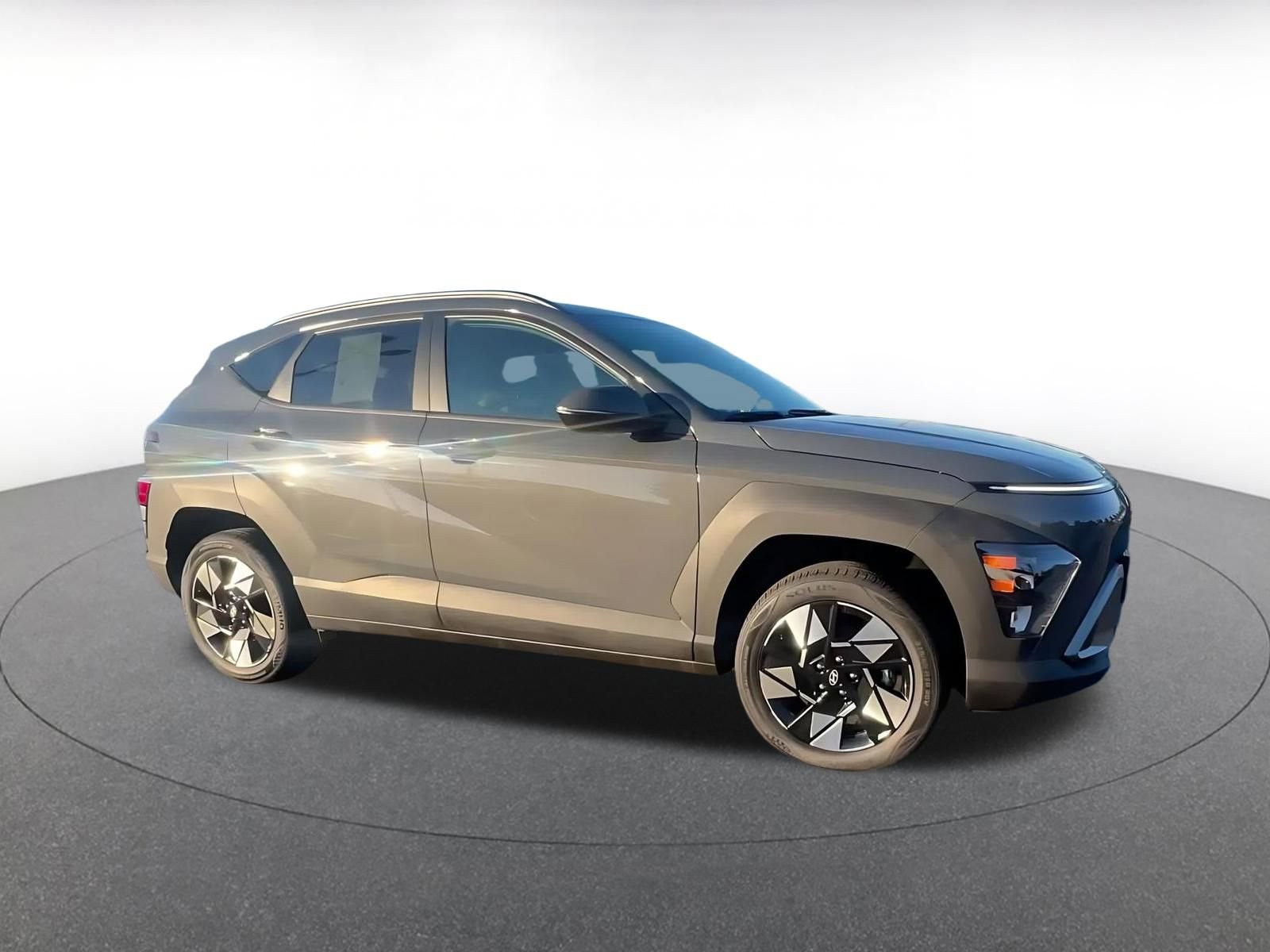 Used 2025 Hyundai Kona SEL image 2
