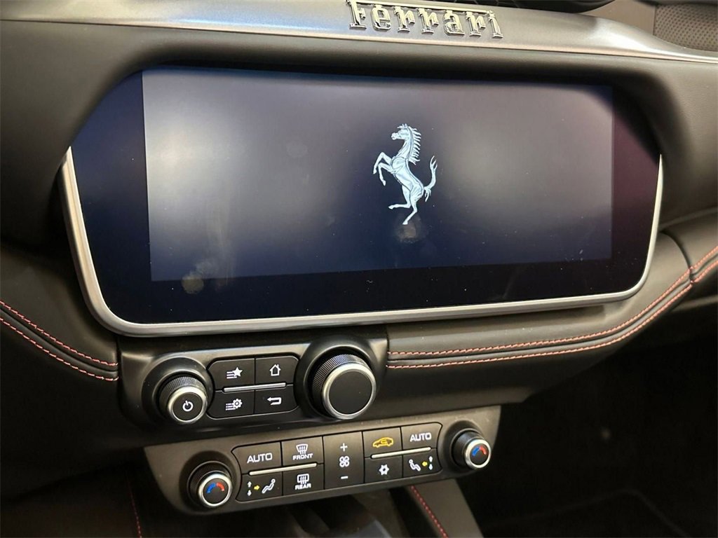 Used 2019 Ferrari Portofino image 23