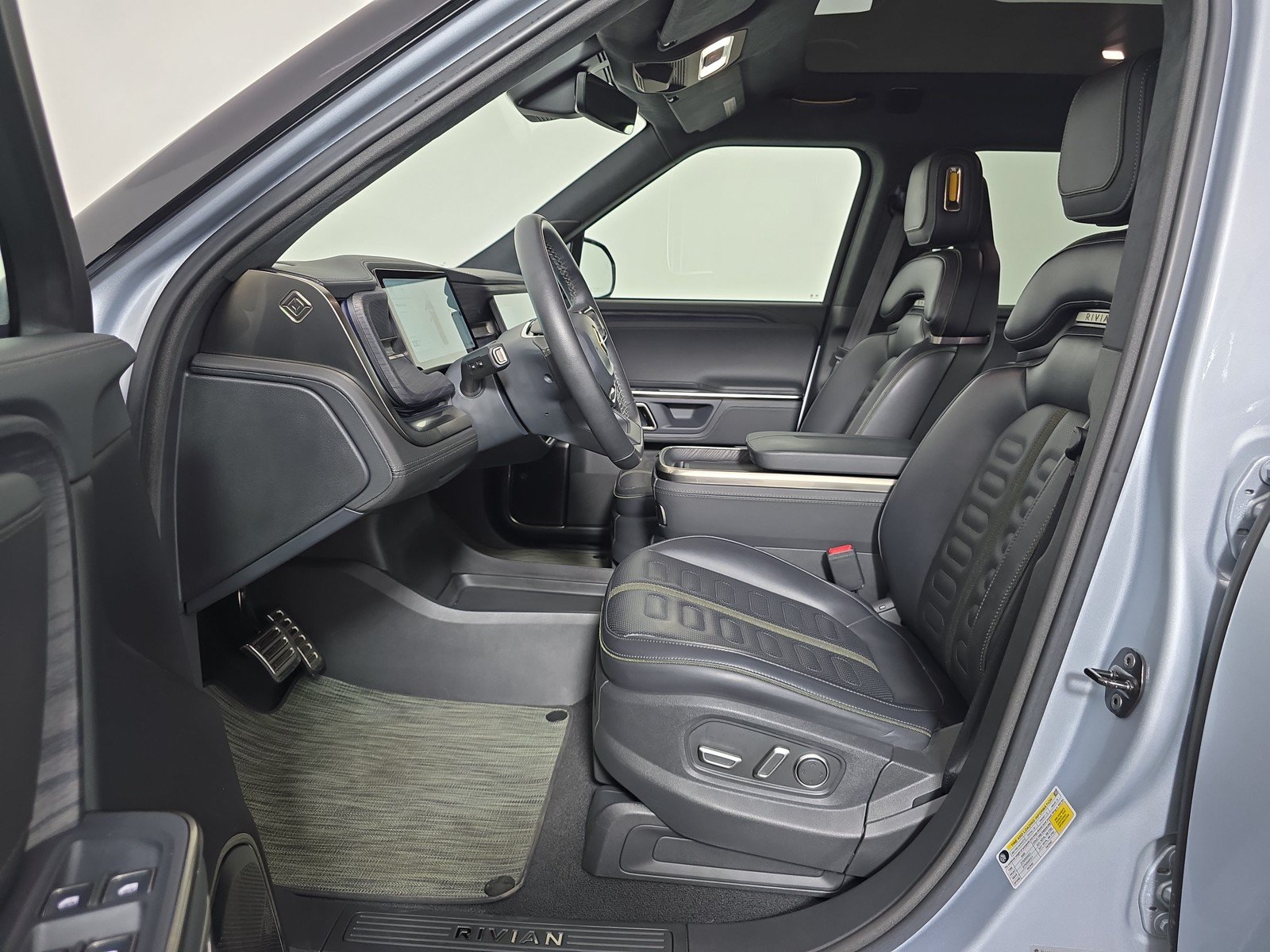 Used 2024 Rivian R1T Adventure AWD/4WD image 20