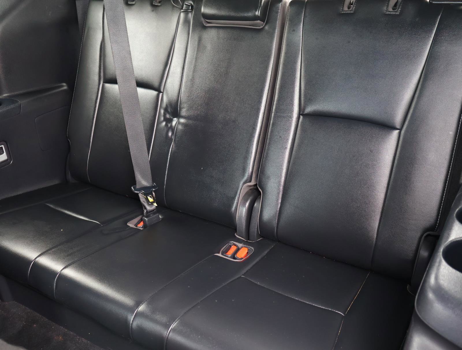 Used 2022 Toyota Highlander XSE FWD image 21