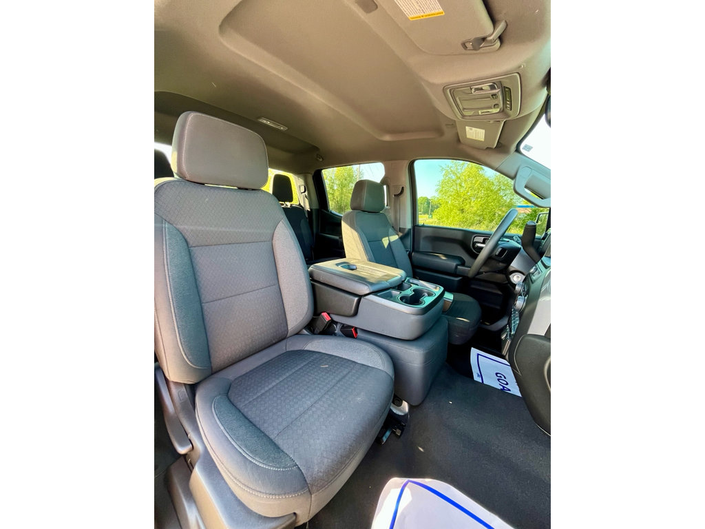 Used 2022 Chevrolet Silverado 1500 Custom w/ Safety Confidence Package AWD/4WD image 9