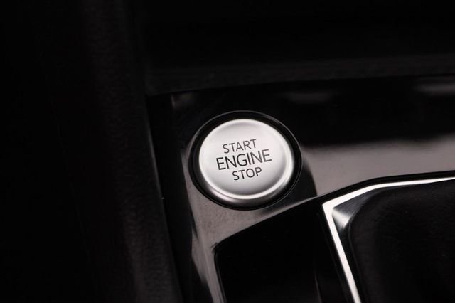 Certified 2023 Volkswagen Taos SE w/ Panoramic Sunroof Package image 15