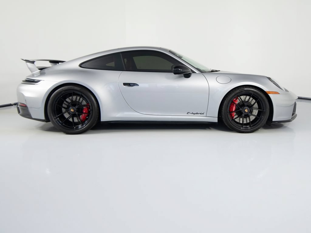 Certified 2026 Porsche 911 Carrera GTS RWD image 11