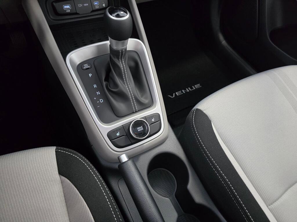 New 2026 Hyundai Venue SEL image 32