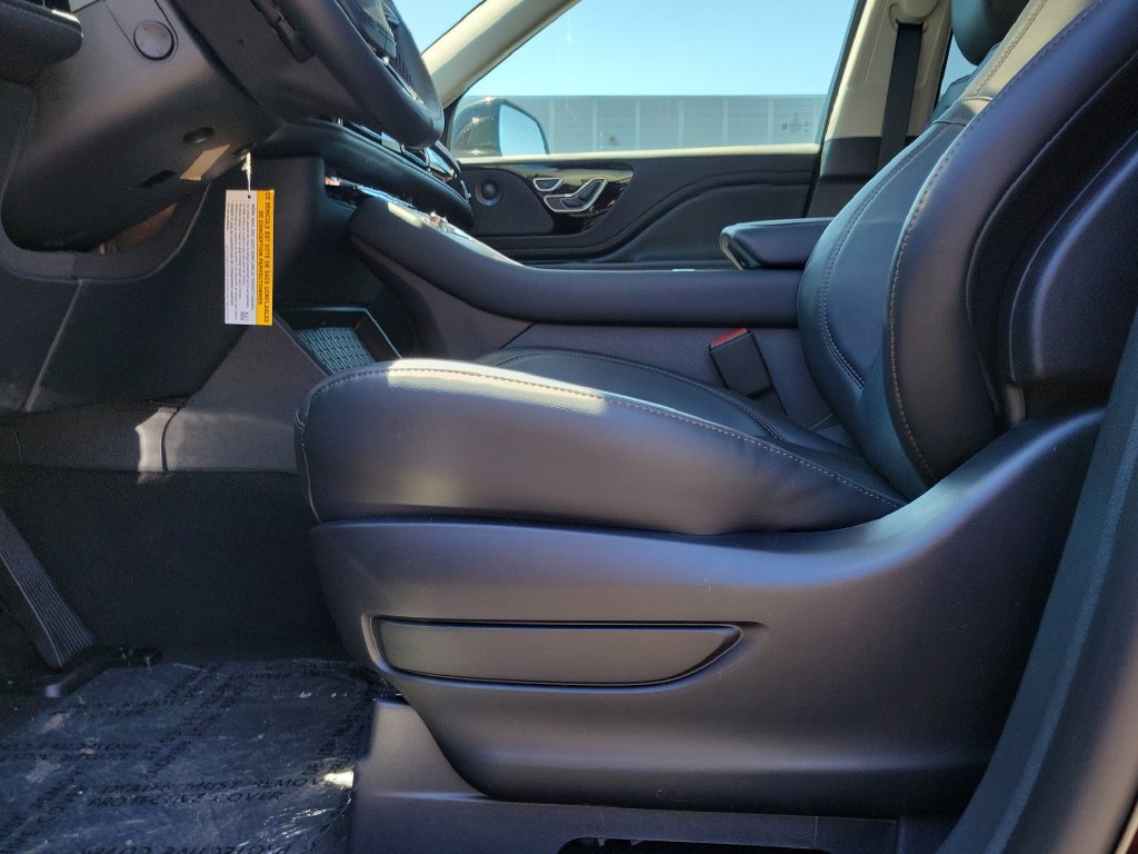 New 2026 Lincoln Aviator Reserve w/ Illumination Package AWD/4WD image 19