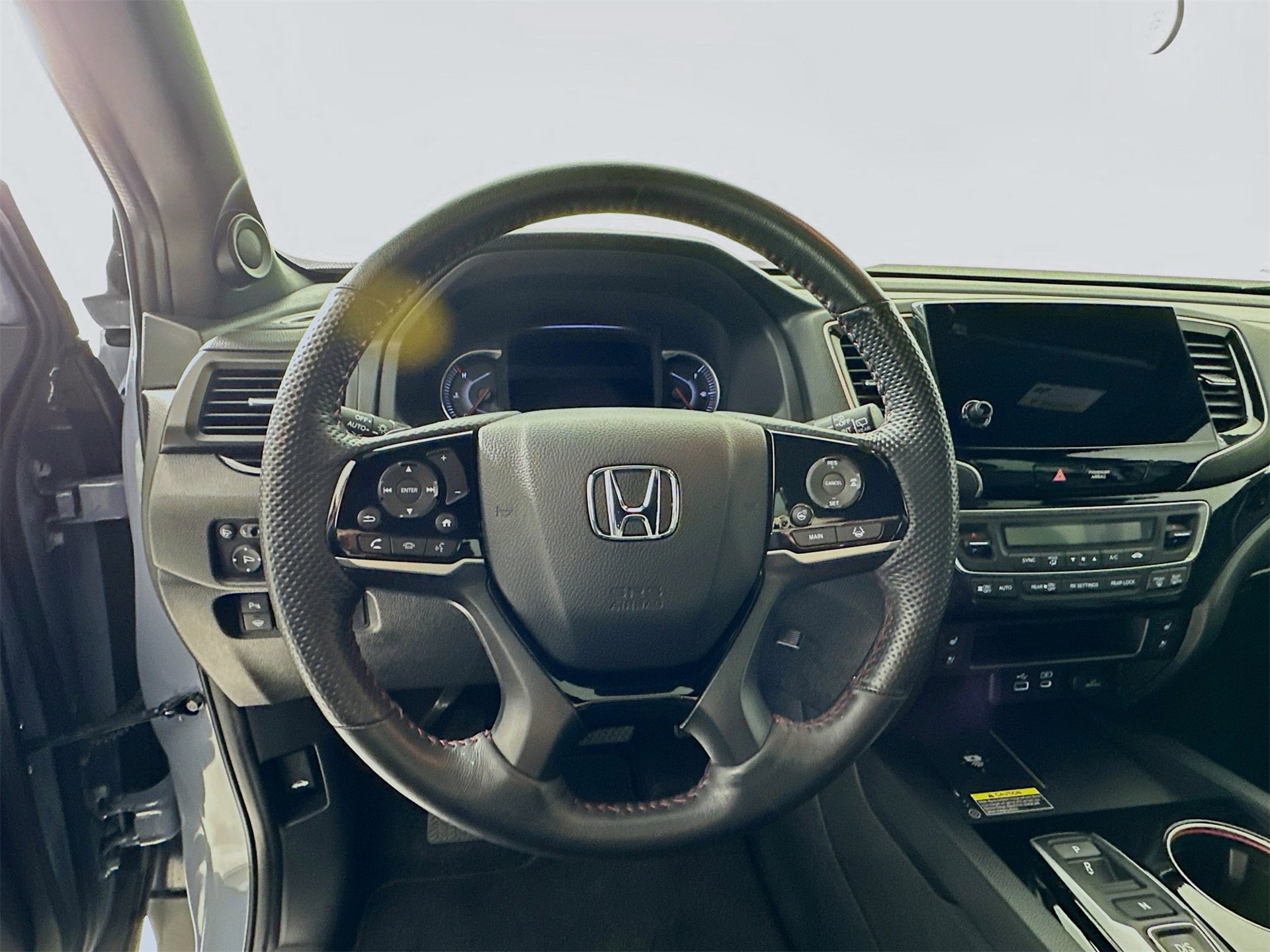 Used 2024 Honda Passport Black Edition image 12