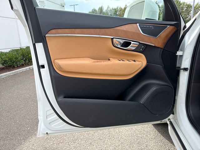 Used 2018 Volvo XC90 T8 Inscription w/ Convenience Package AWD/4WD image 16