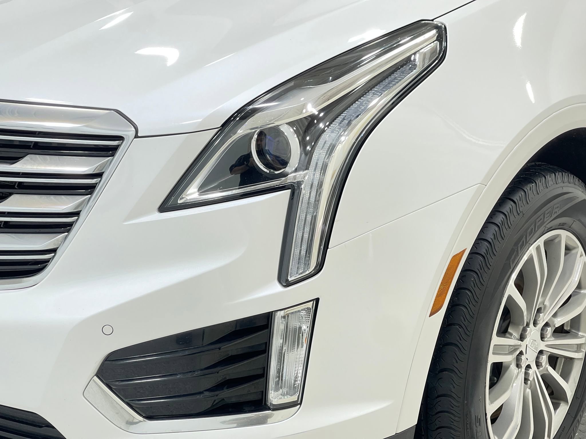 Used 2017 Cadillac XT5 Luxury w/ Driver Awareness Package image 33