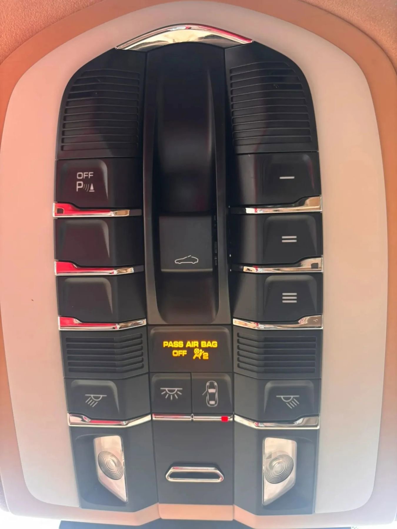 Used 2016 Porsche Panamera GTS image 17