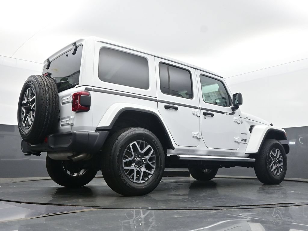 Used 2024 Jeep Wrangler Unlimited Sahara w/ Technology Group AWD/4WD image 59