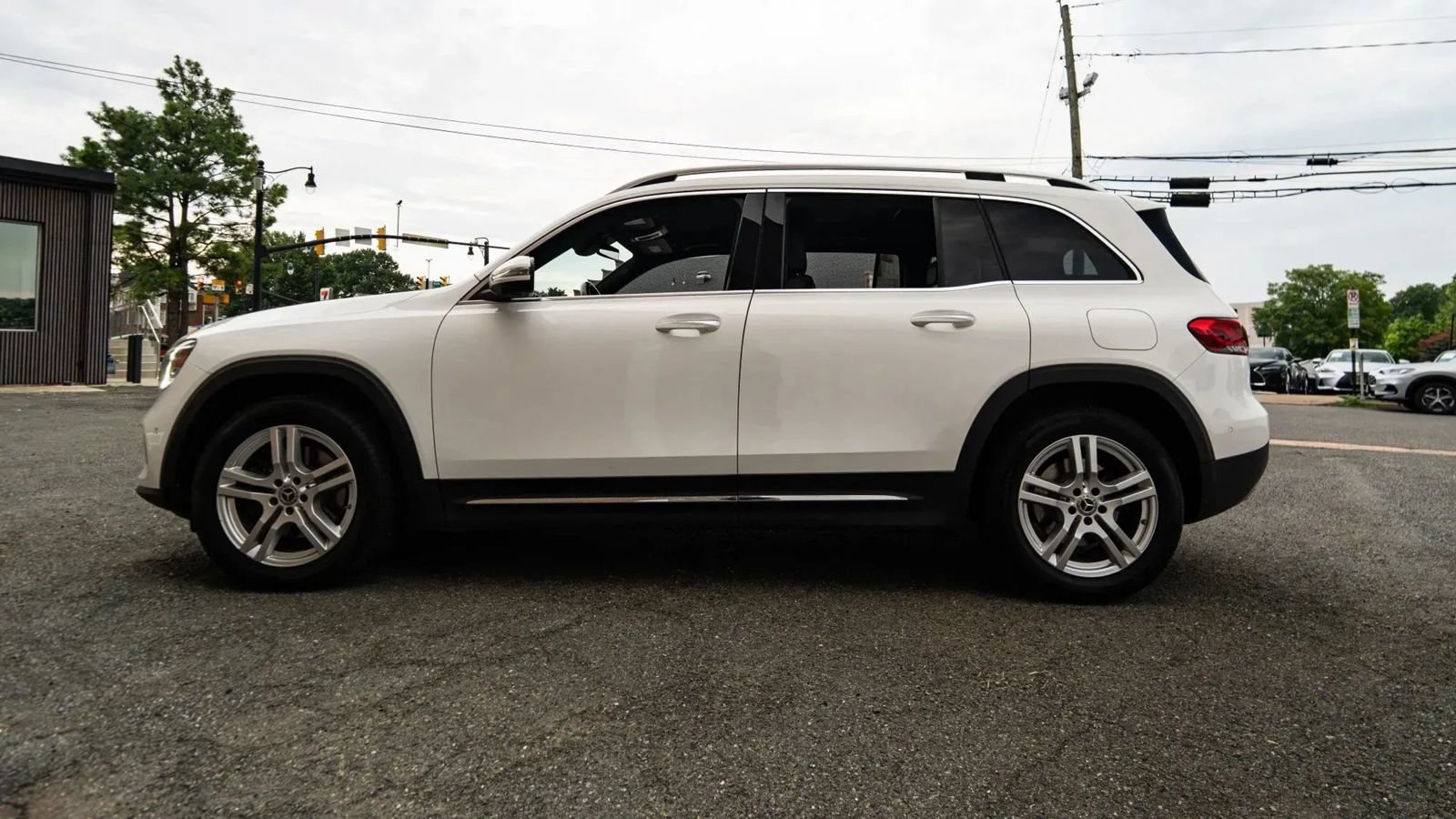 Used 2020 Mercedes-Benz GLB 250 4MATIC w/ Premium Package image 7