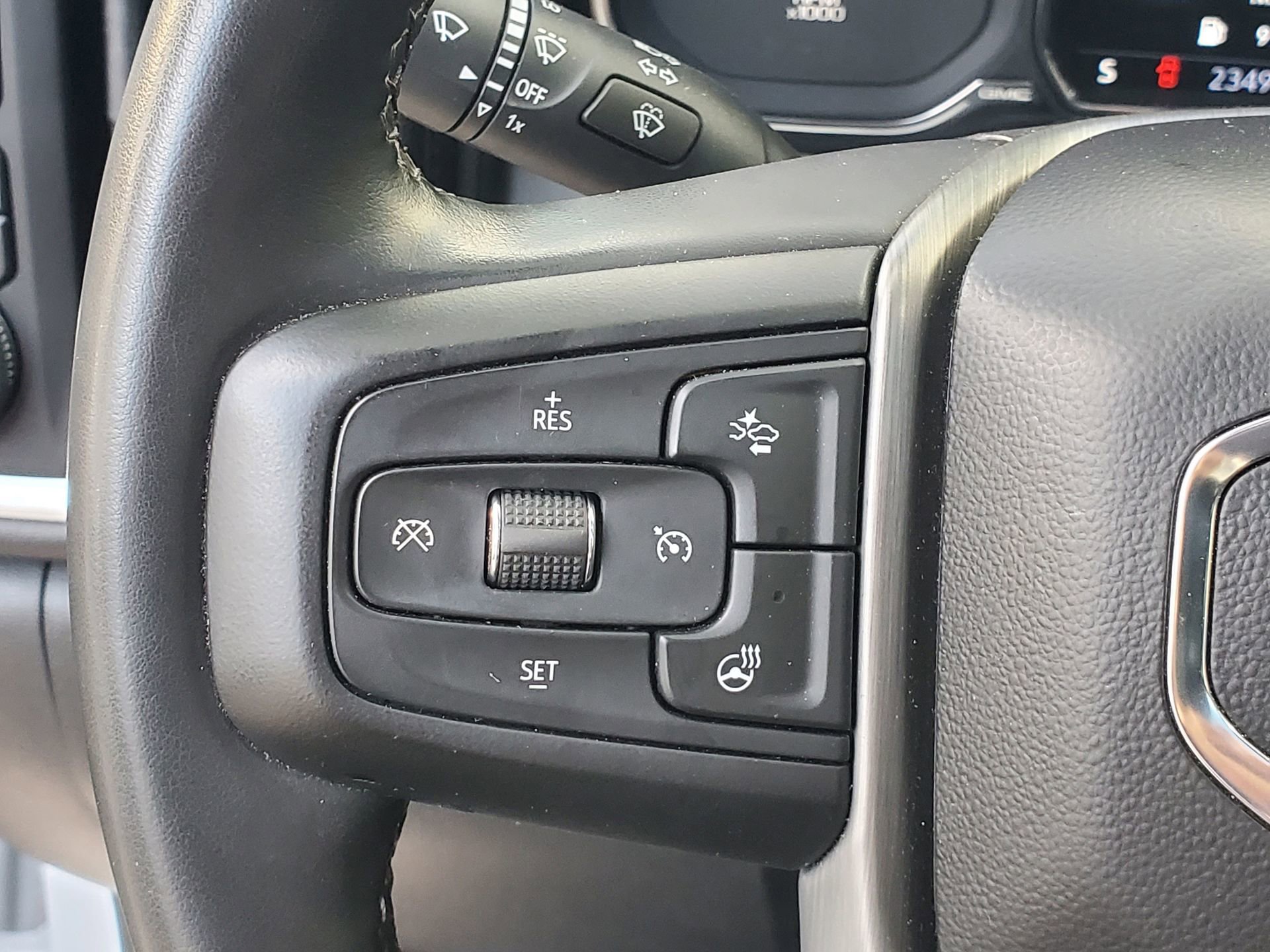 Used 2023 GMC Sierra 3500 Denali w/ Denali Ultimate Package image 23