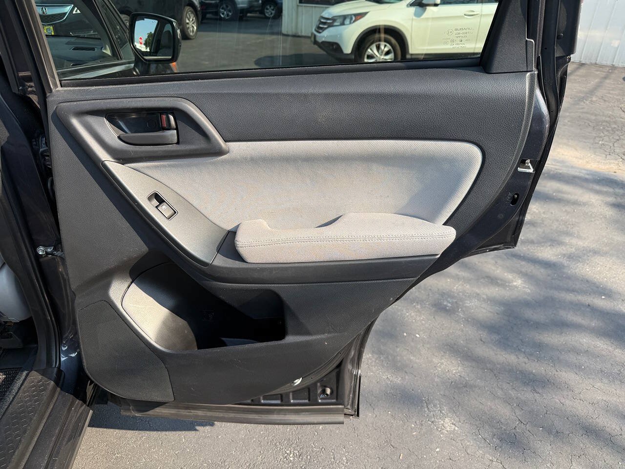 Used 2014 Subaru Forester 2.5i Premium w/ All-Weather Package AWD/4WD image 30