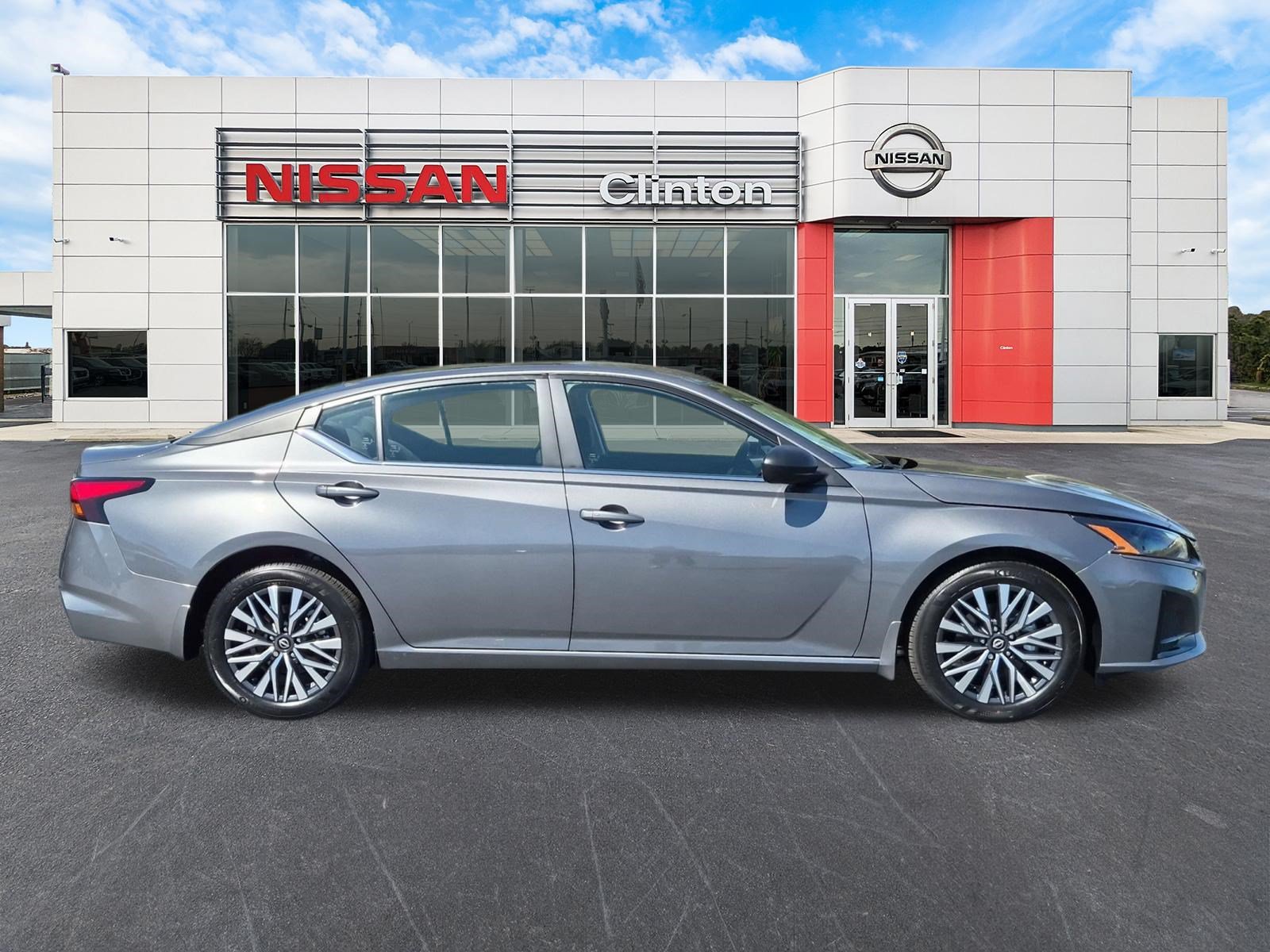 New 2026 Nissan Altima 2.5 SV FWD image 2