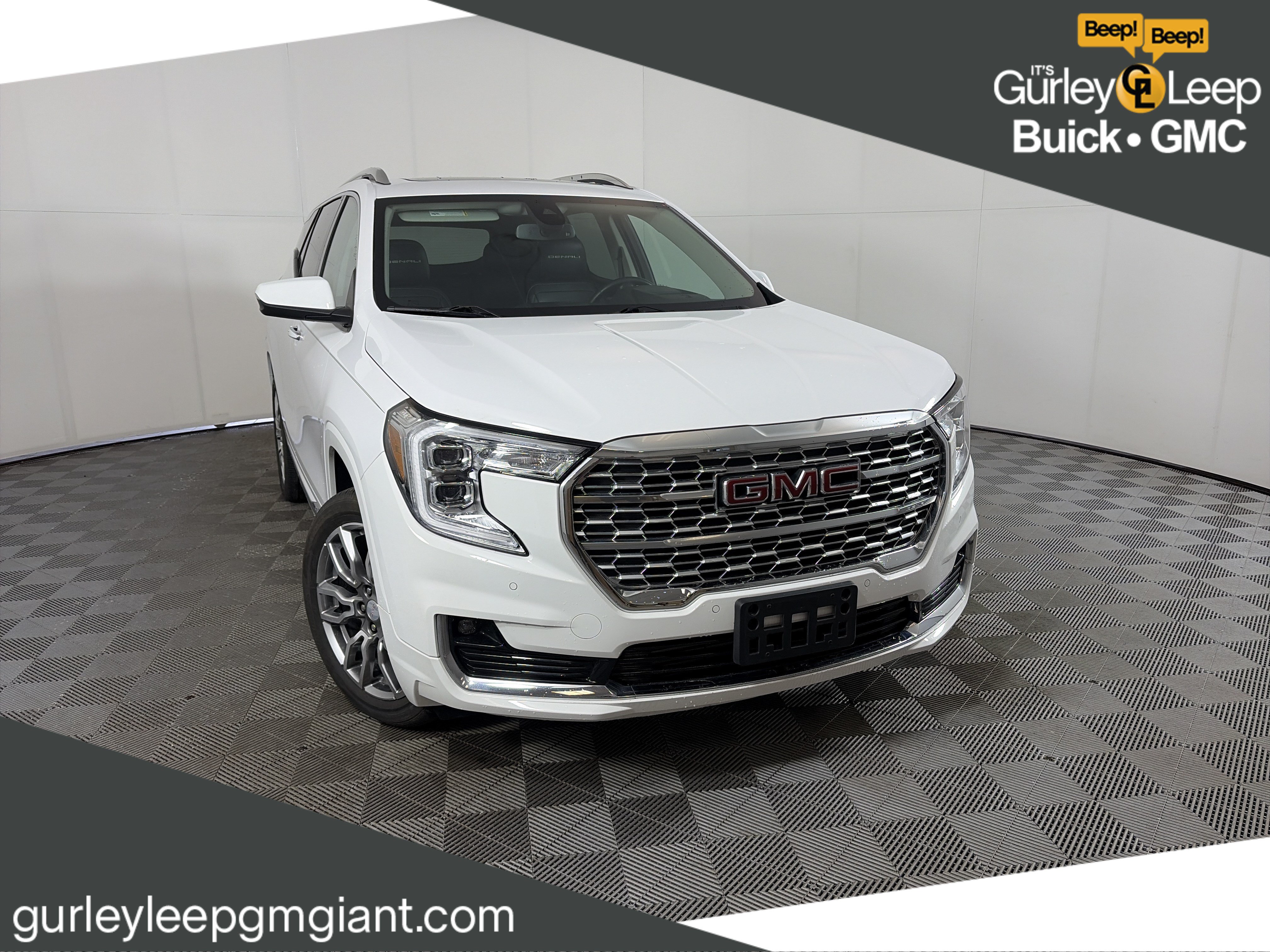 Used 2023 GMC Terrain Denali AWD/4WD image 1
