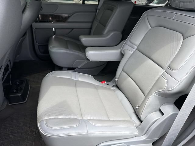 Used 2018 Lincoln Navigator Select AWD/4WD image 20