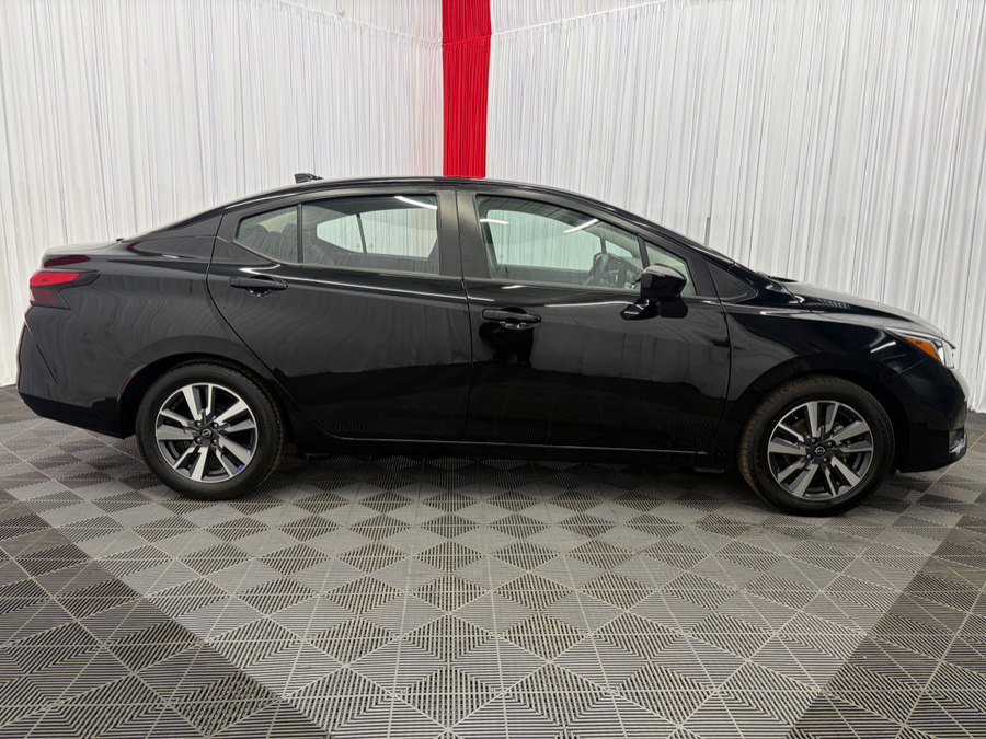 Used 2023 Nissan Versa SV FWD image 9