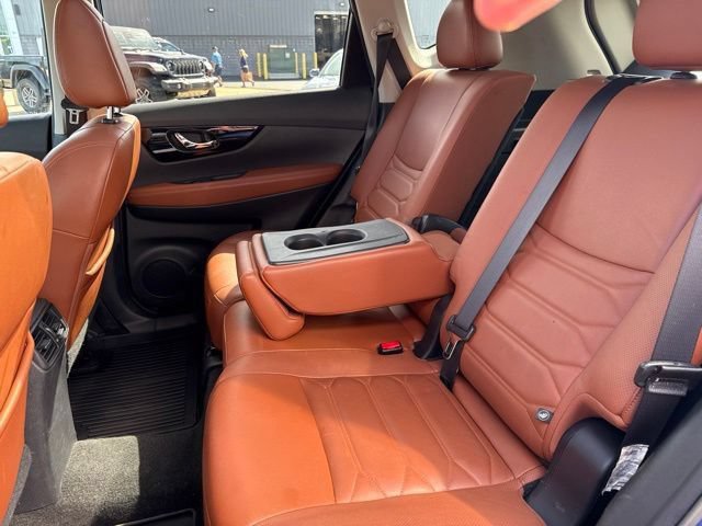 Used 2017 Nissan Rogue SL w/ SL Premium Package AWD/4WD image 29