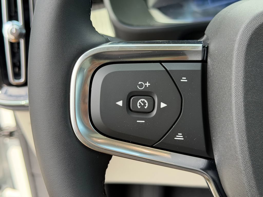 New 2026 Volvo XC40 B5 Plus w/ Climate Package AWD/4WD image 19