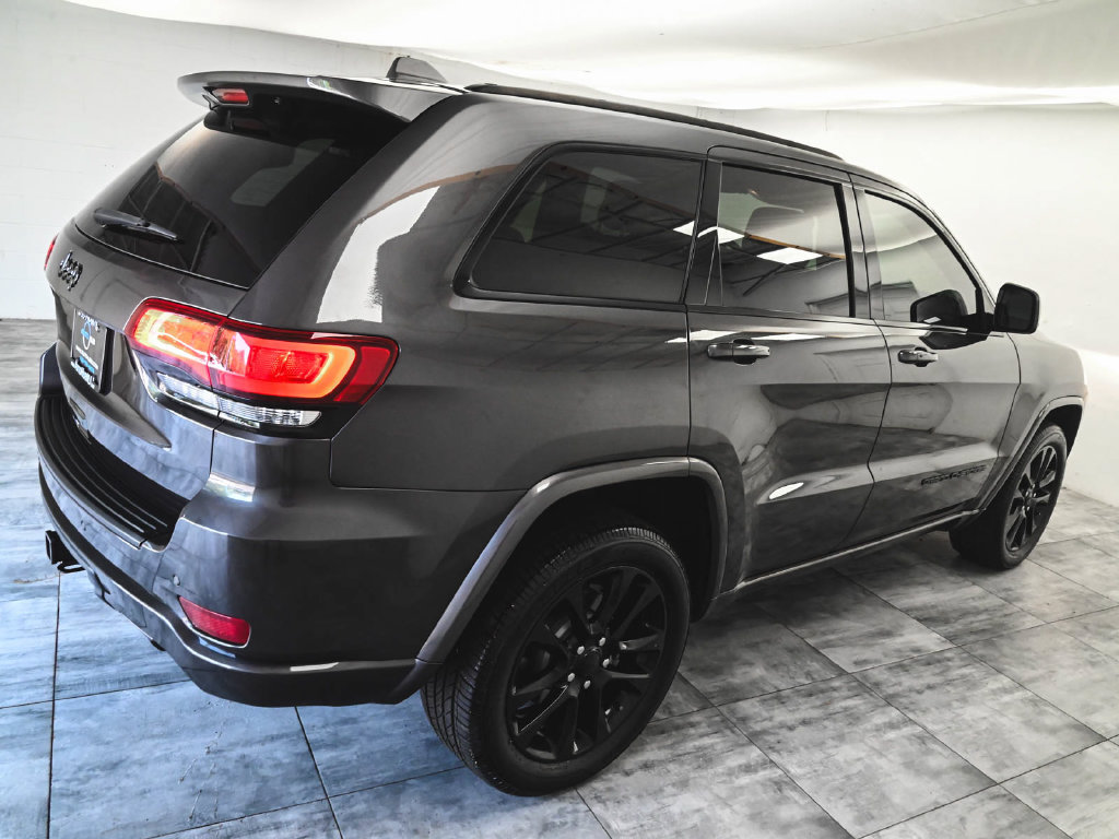 Used 2021 Jeep Grand Cherokee Laredo X AWD/4WD image 6