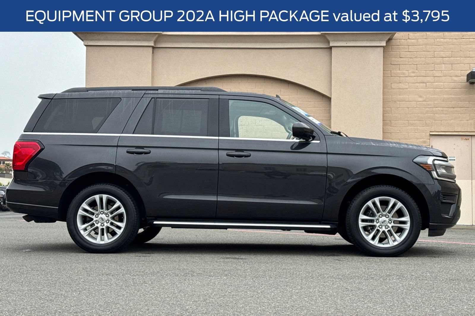Certified 2022 Ford Expedition XLT AWD/4WD image 4